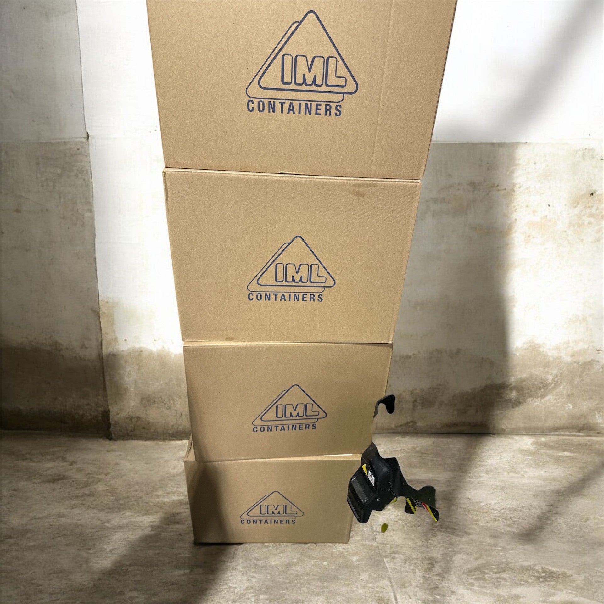 Saddle Group bulk shipment of refurbished Dell and HP docking stations for Amazon FBA.