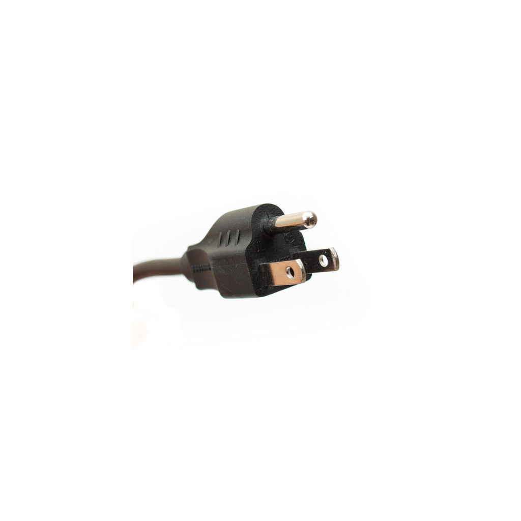 NEMA 5-15P wall plug on IEC C13 computer power cable